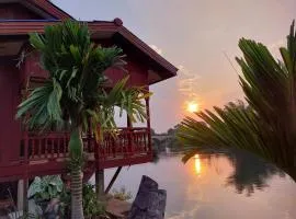 Khampheng River views sunset