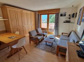 Chesa Bellaval, Haus Leivra 2 1 2-Zimmerwohnung, hotel v destinaci Silvaplana