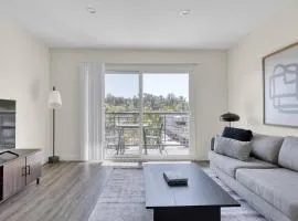 Woodland Hills 2BR w Pool Gym nr Warner Center LAX-698