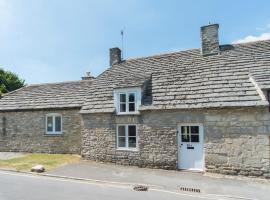 2 Bed in Isle of Purbeck IC096, pet-friendly hotel in Corfe Castle