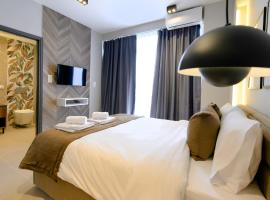 Luxury Super Central Apartment 2, hotell i Larissa