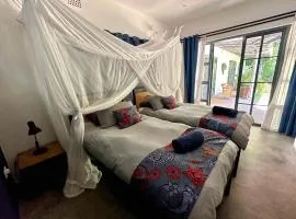 리빙스턴에 위치한 호텔 Fawlty Towers Accommodation & Activities