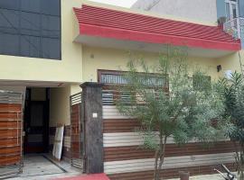 Vardan Homes, cottage a Mathura