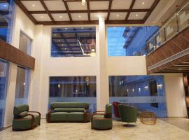 HOTEL VKJ INN Aluva, hotel poblíž Mezinárodní letiště Cochin - COK, Alwaye