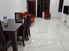 MATHER RAJAGIRI FURNISHED APARTMENTS, lejlighed i Alwaye