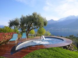 Villa Costanza- private seasonal warm pool, steam room, sauna-Bellagio Village Residence, ваканционна къща в Oliveto Lario