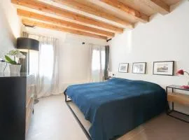 Ca' Ferrando, brand new apartment, experienced host!