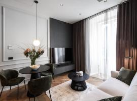 Luxury Apartment con terrazzo su Piazza Oberdan, lyxhotell i Trieste