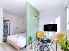 Studio parking gratuit, wifi - fibre, confort éclairé