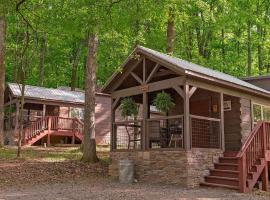 Lena Cabin Wooded Tiny Cabin - Hot Tub, hotel a Chattanooga
