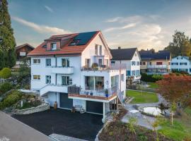 Cosy 1-Bedroom Rooftop Apartment, hotel ieftin din Gossau