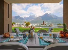 Bellagio Village - Holiday Apartments by the Lake - Seasonal Warm Pool and Sauna