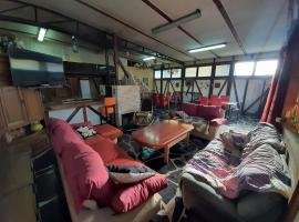 Multiespacios Bu2, Hotel in Humanes de Madrid