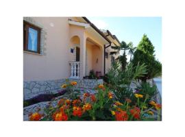 Villa Zara, отель в Поречи