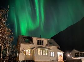Dyr tillatt i vakkert hus med naturomgivelser i Lofoten, feriehus i Sennesvik