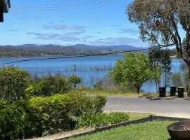 Relax in the spa with views opposite Lake Eildon
