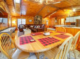 Three Bears Cabin btwn Mt Snow and Stratton Mtn!, hotel with parking in Wardsboro