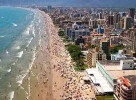 Ap 1 quadra da praia 120 m totalmente climatizado