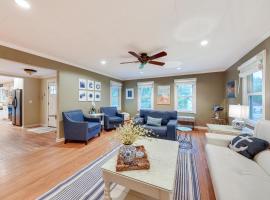 Family-Friendly Twin Lakes Home Near Lake Mary!, villa Twin Lakesben