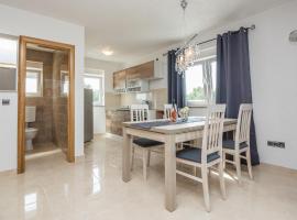 Plaza AB, hotell i Vir