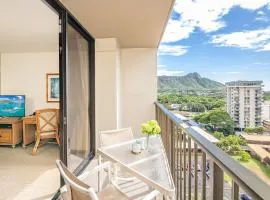 Cozy & Diamond Head View at Waikiki with Parking