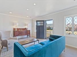 Tulsa Vintage Chic Cottage - King Bed Expo, TU, Dtwn, hotel in Tulsa