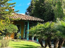 Chalet Campestre Casa Azul, 5 minutos de Tibasosa, paseos por nuestros Pueblitos，Nobsa的飯店