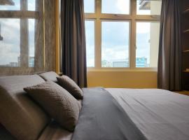 Kuching City Centre Smart Home Luxury Resort Condo, hotel cu jacuzzi-uri din Kuching