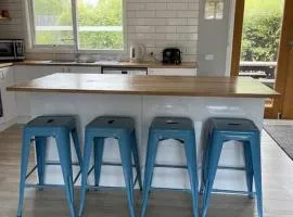 Ronny's at Tootgarook. Spacious villa, walk to beach.