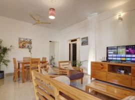 Genesis Abode - 2BHK Nest in Nature, Assagao - 10 mins from Anjuna & Vagator Beaches, bungalow ở Mapusa