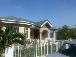 Corosol Apartments, holiday rental in Roseau