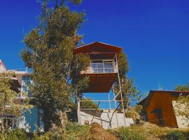 TREE HOUSE BY THE CITY ESCAPE, cabin in Shimla
