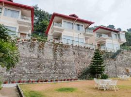 The Fern Surya Resort Kasauli Hills, Dharampur, hotel in Kasauli