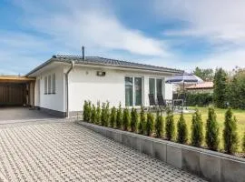 Ferienhaus mit Lademöglichkeit, Garten und Badewanne