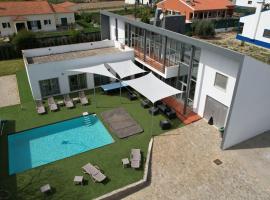 Casa de cedros, hotel with pools in Setúbal