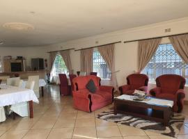 Ntoliwa Bed and Breakfast โรงแรมในSuits Me