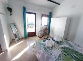 Apartamento Valle del Guadiaro, apartman u gradu Kortes de la Frontera