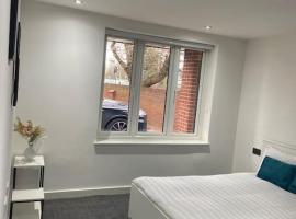 Entire Apartment perfectly located for Heathrow Airport, hotel v mestu Uxbridge