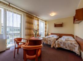 OW Carbo Dąbki - w sąsiedztwie lasu i jeziora, hotel v destinaci Dąbki