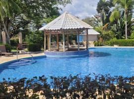 Tropical Bliss Pool Wi-Fi BBQ Near Quepos Manuel Antonio, hotel near Damas Island, Quepos