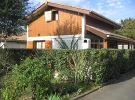 Maison 3ch avec piscine, véranda, proche de la plage, équipements complets. - FR-1-413-106