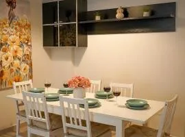 Convenient Central 3BR Apt Near Bus Terminus