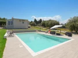 3 Bedroom Pet Friendly Home In Solarino