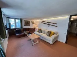 S.N. The Holiday. Sol Y Nieve.