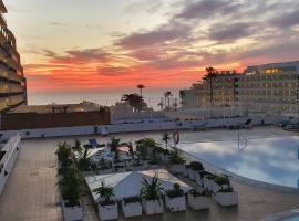 Royal Park Torviscas Beach – hotel z jacuzzi w mieście Playa Fañabe