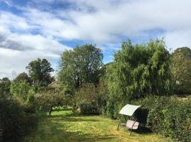 Fareham Heights 5BR, Lrg drive, LazySpa at extra cost, Lux, modern and Comfy, ξενοδοχείο με σπα σε Fareham