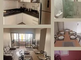 Apart Verdemar Confort com 3 quartos para ate 8 pessoas moderno e funcional e apenas poucos passos da praia