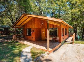 Caba&ntilde;as R&aacute;pidos del R&iacute;o Baker, brunarica v mestu Puerto Bertrand