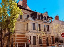 La Maison Rouge - Maison Familiale & Proche centre: Vichy'de bir otel