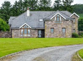 The Mountain Lodge Slievenamon spacious 4 bedroom house, hotel v destinaci Cloneen